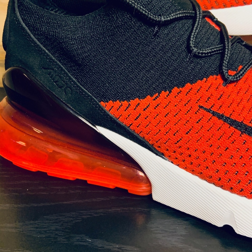 New Nike Air Max 270 Flyknit Bred Chile Red Black - Picture 4 of 8